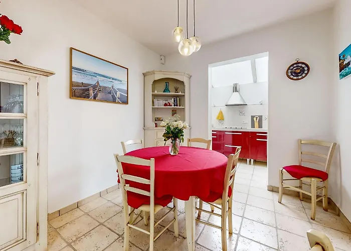 2 Bedroom Gorgeous Home In Royan