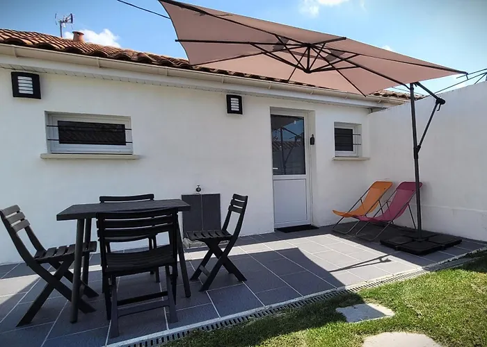 Maison pour 2 à 4 personnes avec jardin proche de la plage et des commerces ROYAN